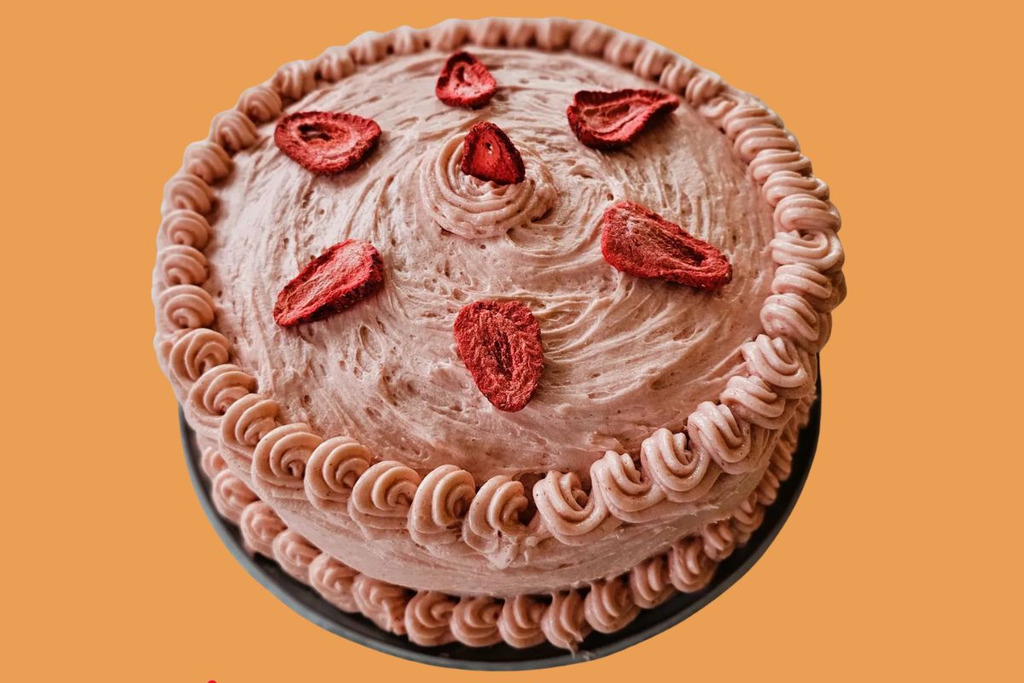 pink cake gotova